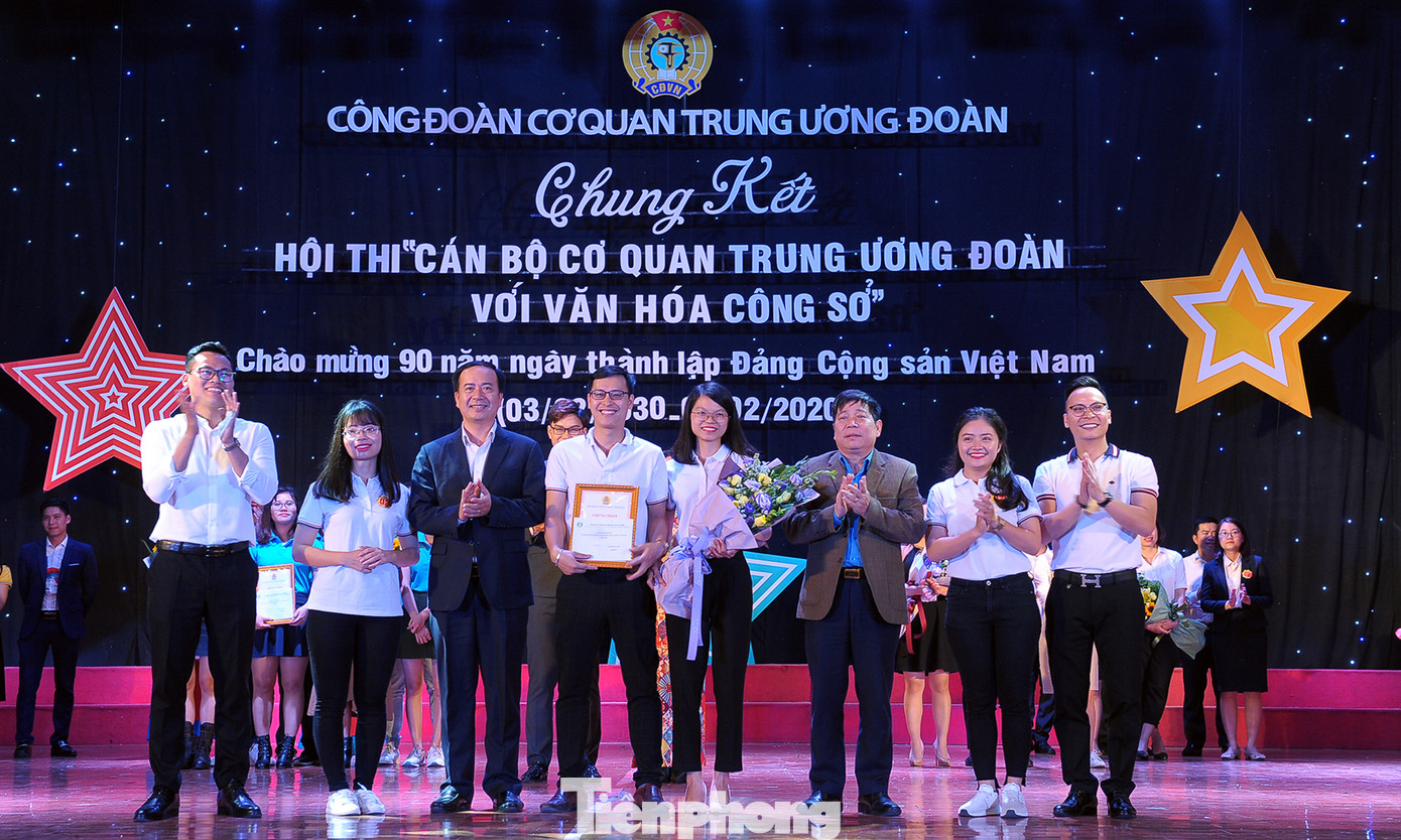 Hiện tượng 'siêu to khổng lồ', Táo quân lên sân khấu hội thi văn hóa công sở ảnh 11