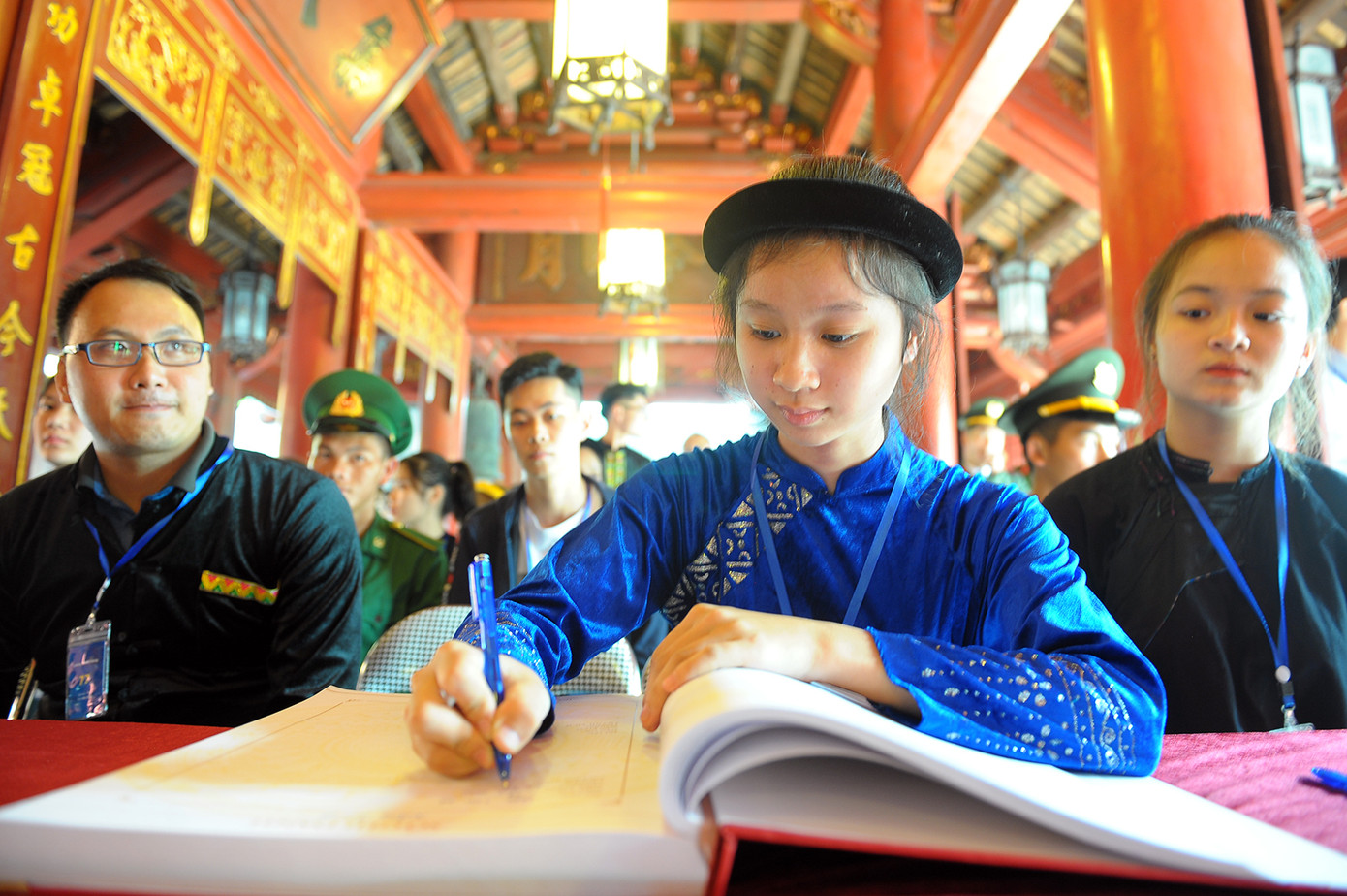 Vinh danh 120 học sinh, sinh viên, thanh niên dân tộc thiểu số xuất sắc tiêu biểu 2019 ảnh 13