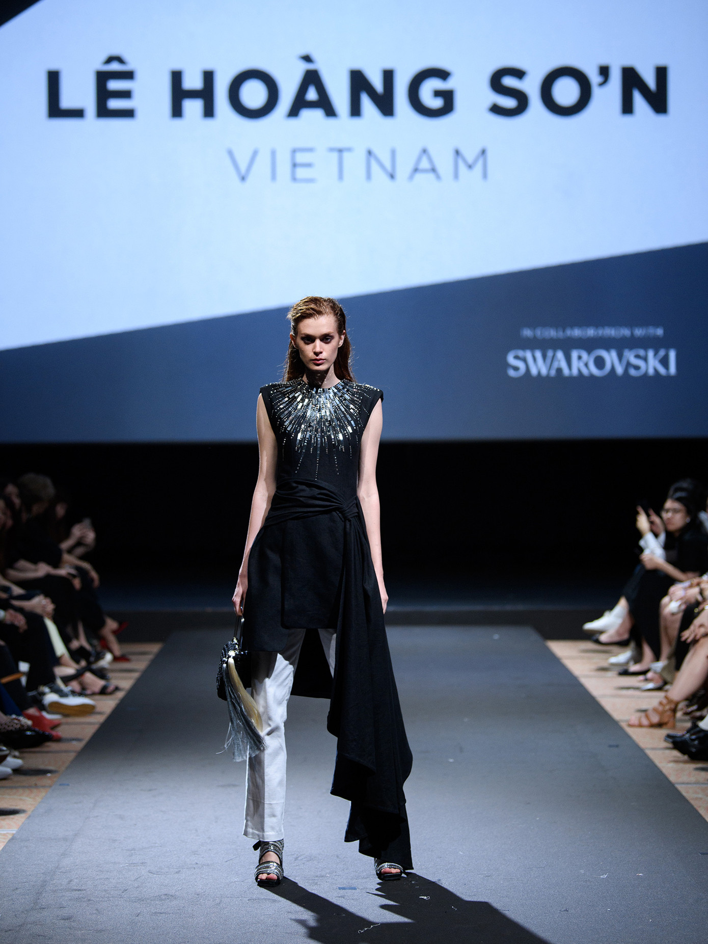 Nhà thiết kế trẻ Việt chinh phục 5 tổng biên tập của 5 quốc gia ảnh 6