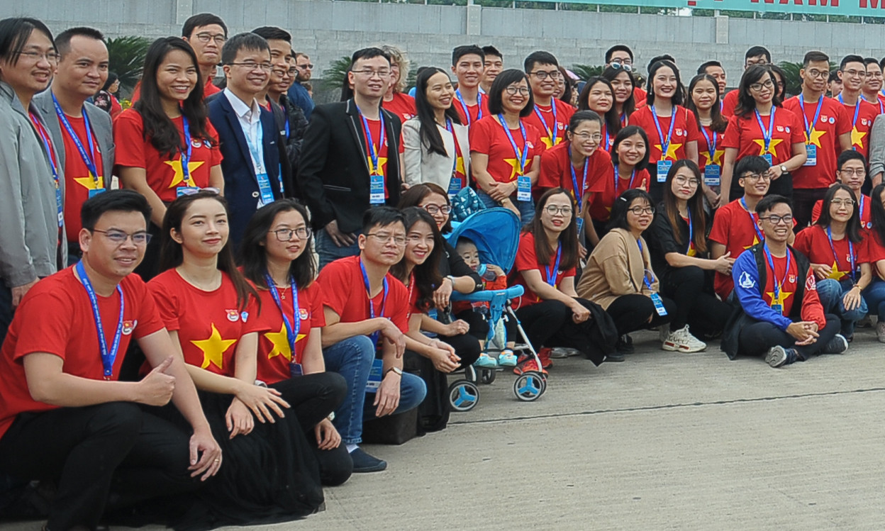 Đoàn Trí thức trẻ Việt Nam toàn cầu 2019 xuất hiện thành viên... nằm xe nôi ảnh 1