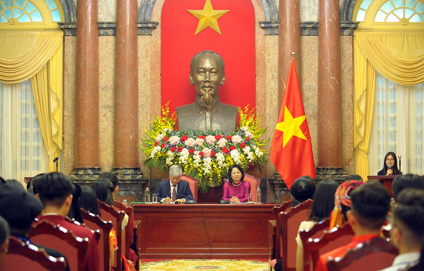 Phó Chủ tịch nước gặp gỡ 120 gương dân tộc thiểu số xuất sắc năm 2019 ảnh 2