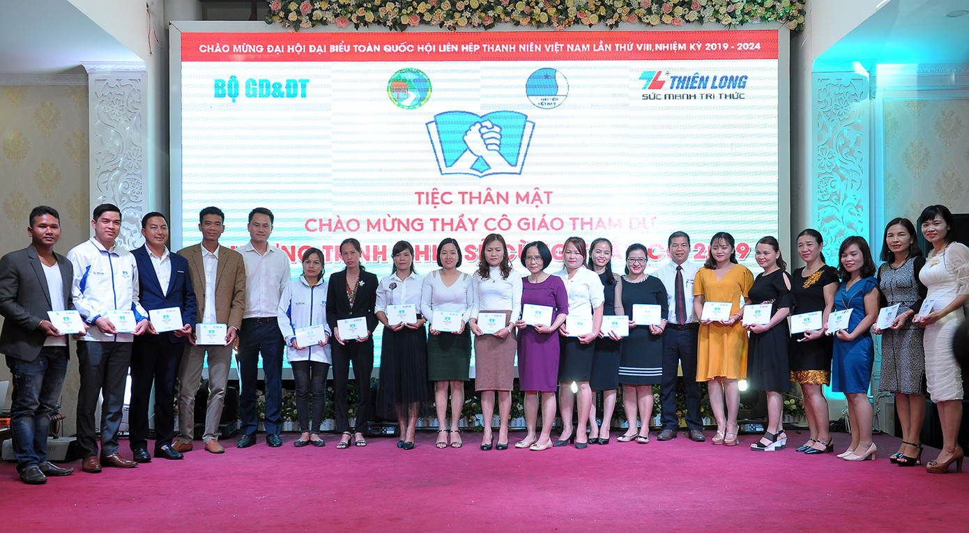 Chia sẻ cùng thầy cô trao tặng sổ tiết kiệm 63 giáo viên vùng cao ảnh 2