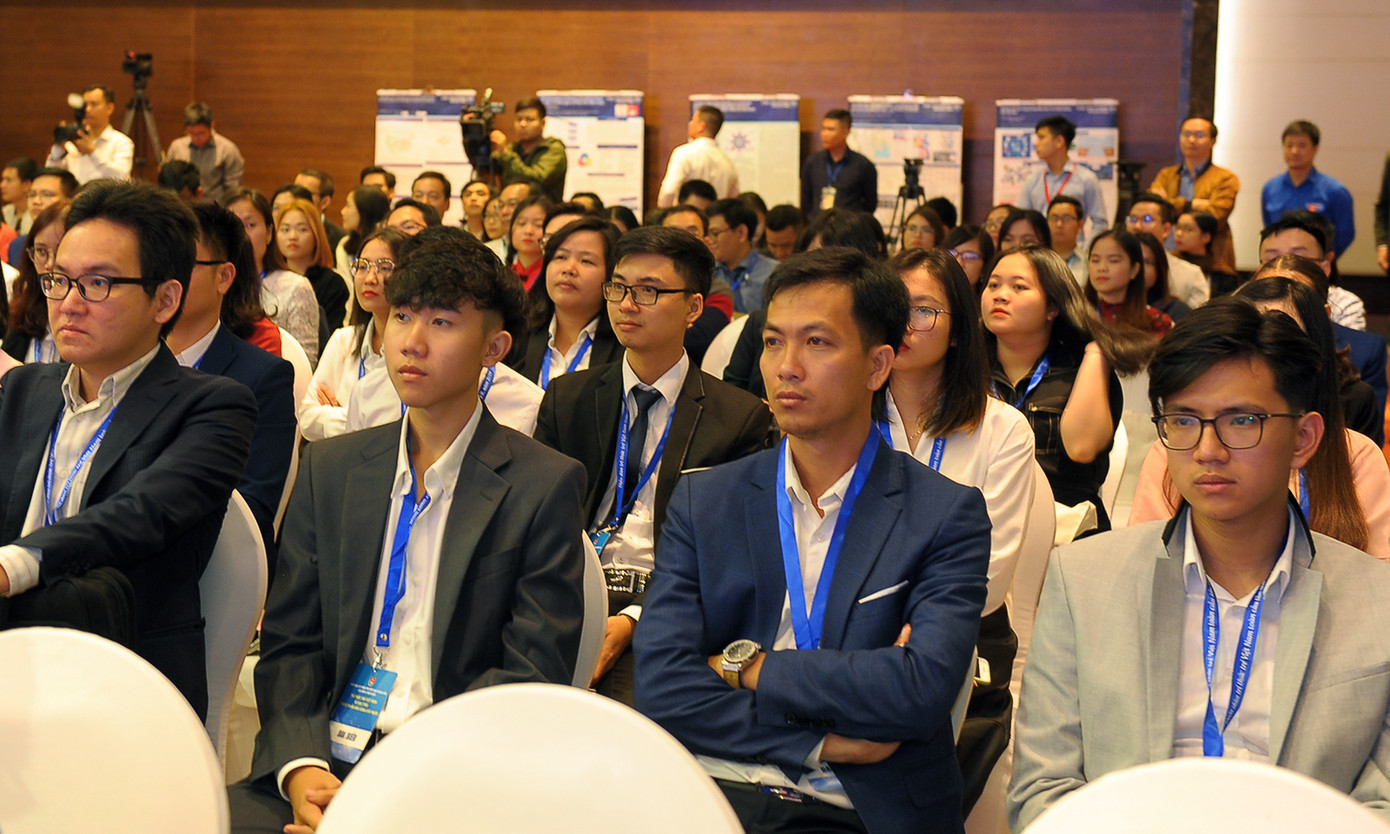 Toàn cảnh lễ khai mạc Diễn đàn Trí thức trẻ Việt Nam toàn cầu lần thứ II ảnh 8