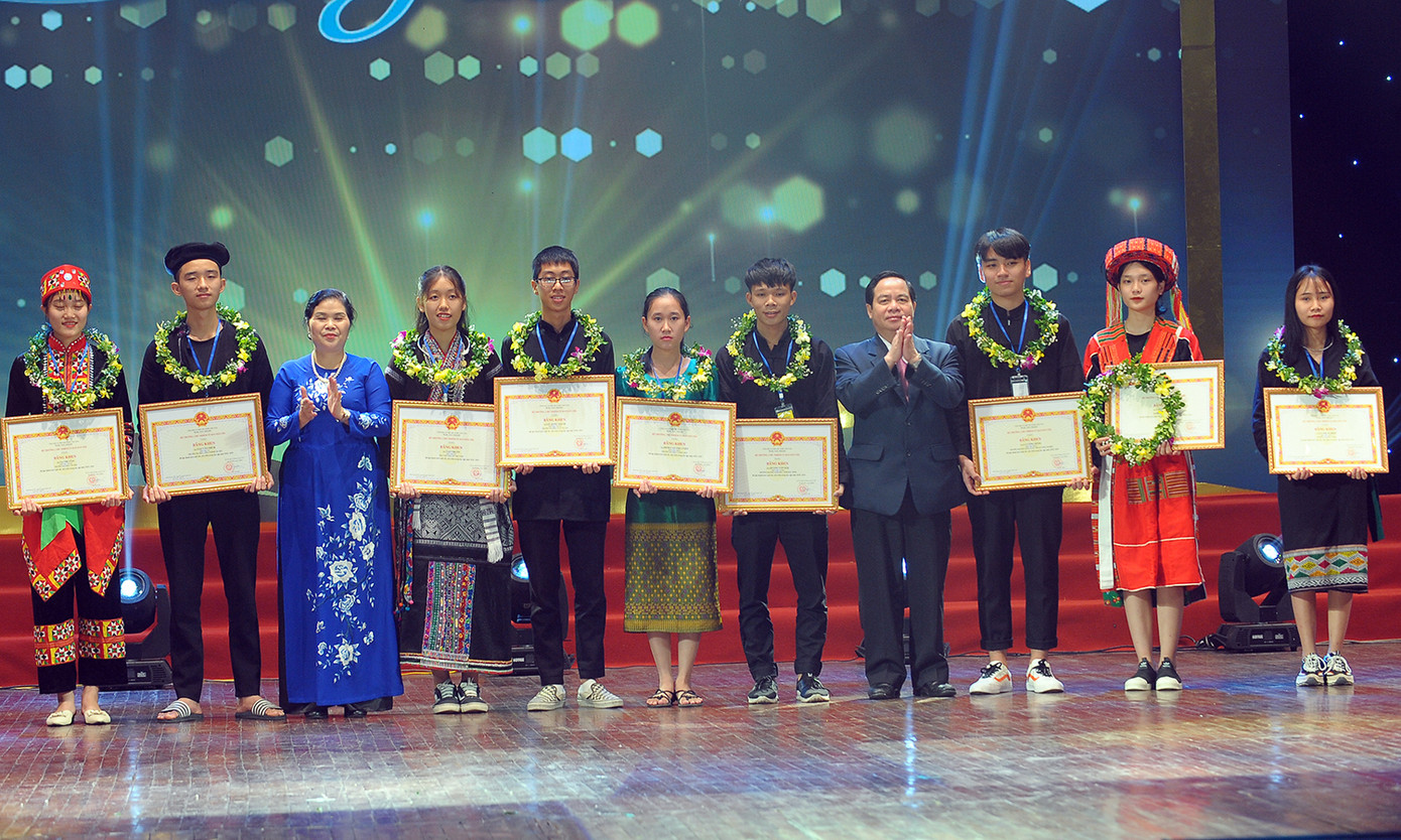 Vinh danh 120 học sinh, sinh viên, thanh niên dân tộc thiểu số xuất sắc tiêu biểu 2019 ảnh 3
