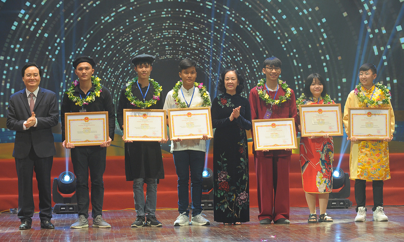 Vinh danh 120 học sinh, sinh viên, thanh niên dân tộc thiểu số xuất sắc tiêu biểu 2019 ảnh 7
