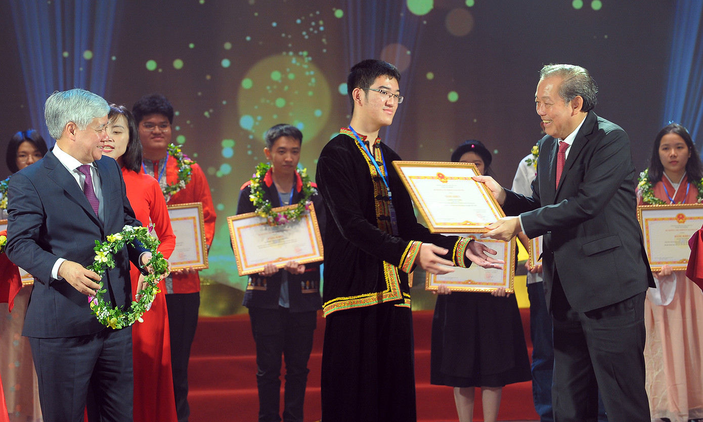 Vinh danh 120 học sinh, sinh viên, thanh niên dân tộc thiểu số xuất sắc tiêu biểu 2019 ảnh 8