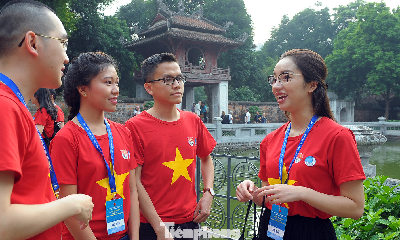 Nữ nghiên cứu sinh giữ 'cái đầu lạnh, trái tim nóng và bàn tay sạch' ảnh 1