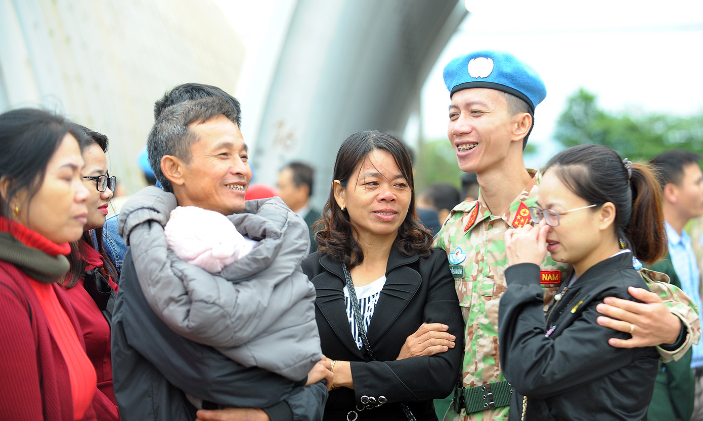 Nước mắt và nụ cười tiễn đoàn bác sĩ Bệnh viện dã chiến cấp 2.2 sang Nam Sudan ảnh 1