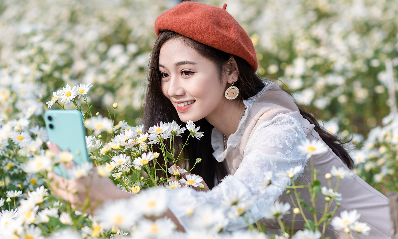 Thiếu nữ Hà thành khoe sắc bên vườn cúc họa mi ảnh 8