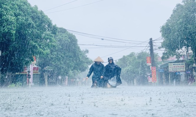 Các đơn vị tổ chức Hoa hậu Việt Nam đã ủng hộ gần 3 tỷ đồng cho đồng bào miền Trung ảnh 2