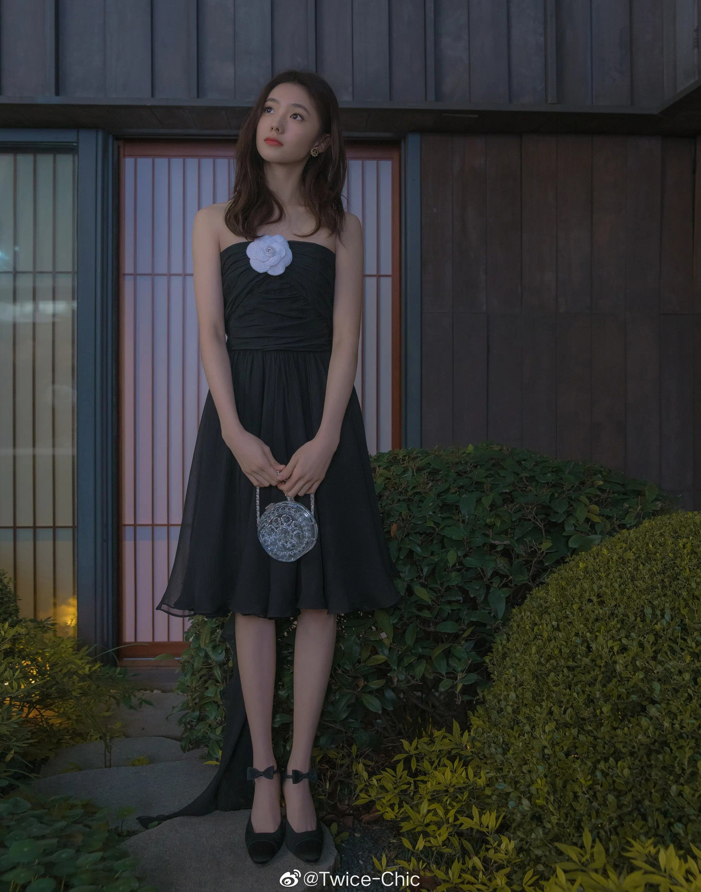 Nhìn Jennie đụng hàng váy Chanel với “Mưu nữ lang” mới thấy “quan trọng vẫn là thần thái” ảnh 4