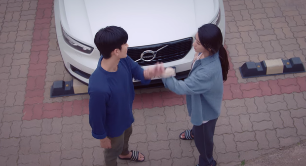 “Thánh tiết kiệm” gọi tên Kim Soo Hyun: Bảy năm rồi vẫn dùng một đôi dép ảnh 5