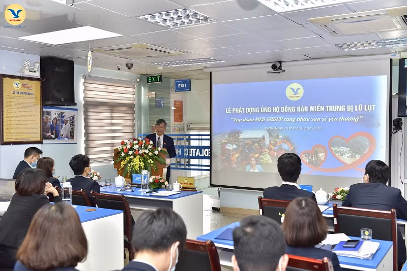 Bệnh viện đa khoa MEDLATEC ủng hộ 1 tỷ đồng cho đồng bào miền Trung bị lũ lụt ảnh 2
