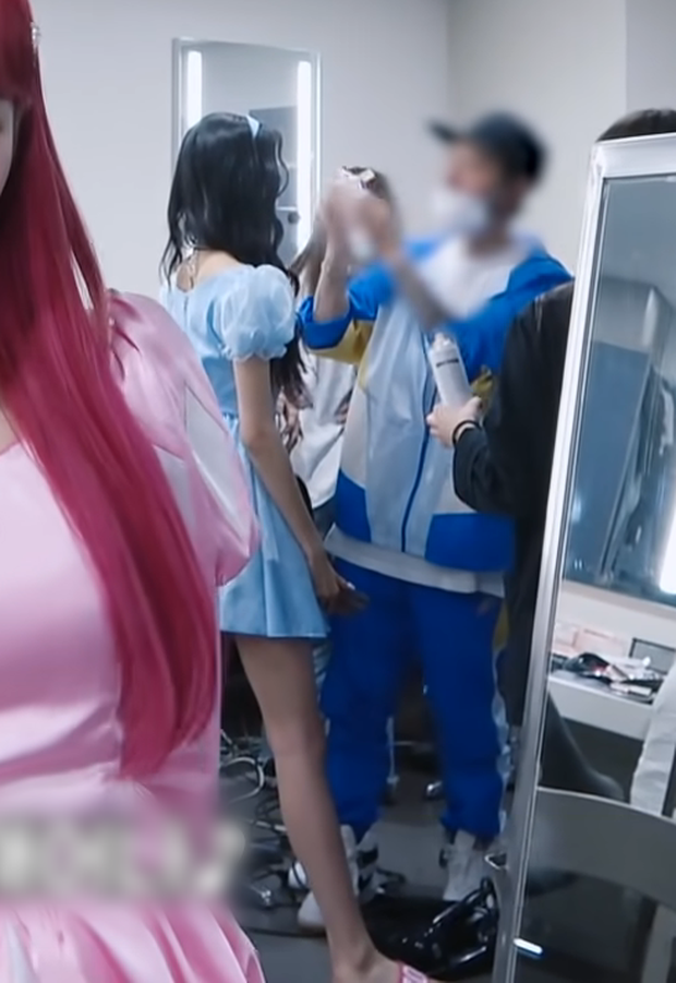 Vì chiều cao vạn người mê mà Jang Won Young (IZ*ONE) phải chấp nhận dáng đứng kém duyên ảnh 5