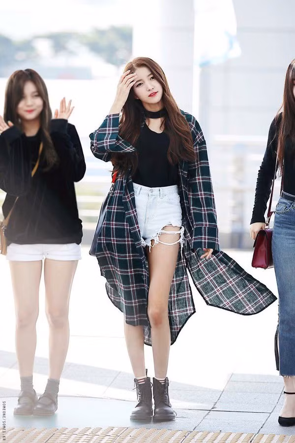 G-Friend đúng là nhóm nữ dáng đẹp nhất K-Pop: Hết đôi chân dài nhất đến tỷ lệ cơ thể vàng ảnh 5