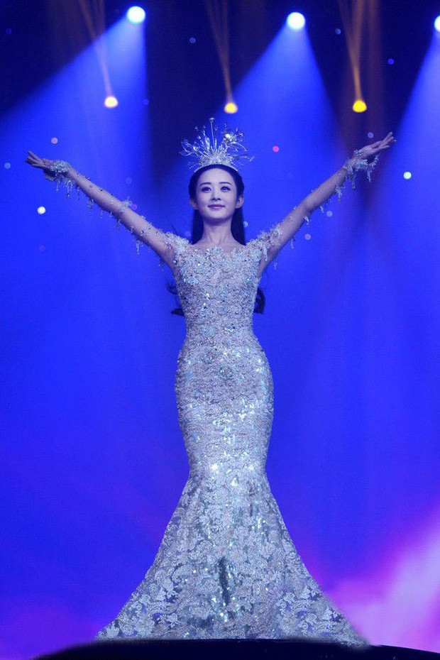 Chưa cần biết ai diện, váy của Nữ thần Kim Ưng năm 2020 đã bị trừ điểm vì một thứ ảnh 6