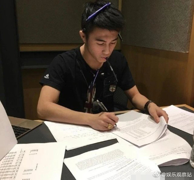 Chỉ với hai bài đăng, Ming Xi đã chứng tỏ EQ đủ cao để làm dâu nhà “vua sòng bạc” ảnh 2