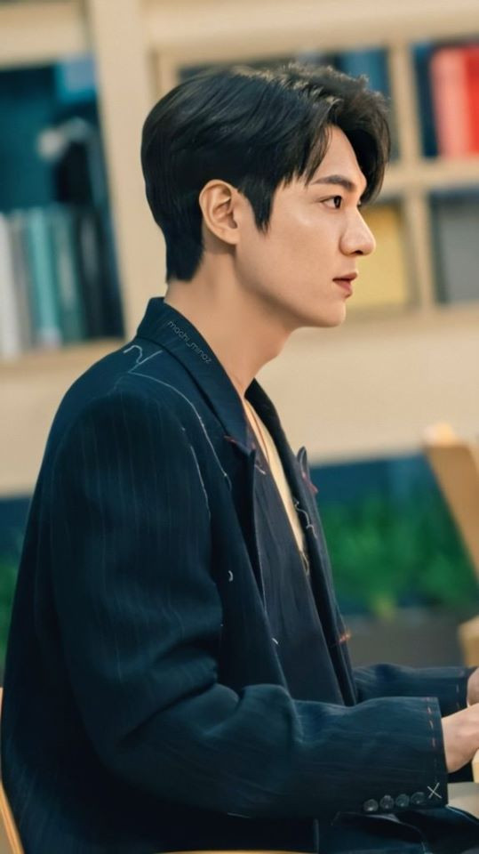 Đâu chỉ fan girl mà Kim Go Eun cũng mê mẩn ngắm Lee Min Ho vì điều này ảnh 2