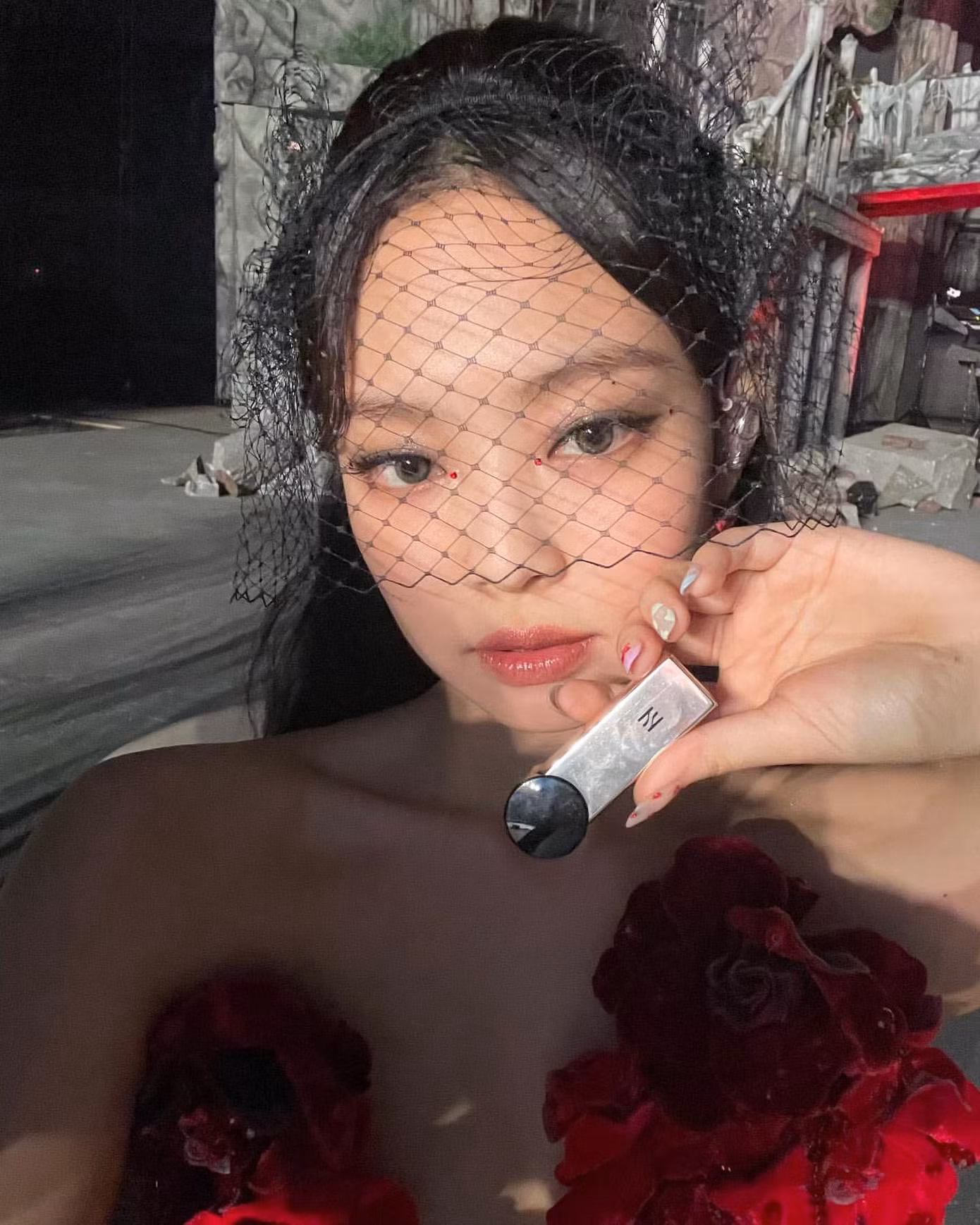 BLACKPINK không chỉ có stylist mát tay mà team trang điểm cũng thuộc hàng “đỉnh của chóp” ảnh 6