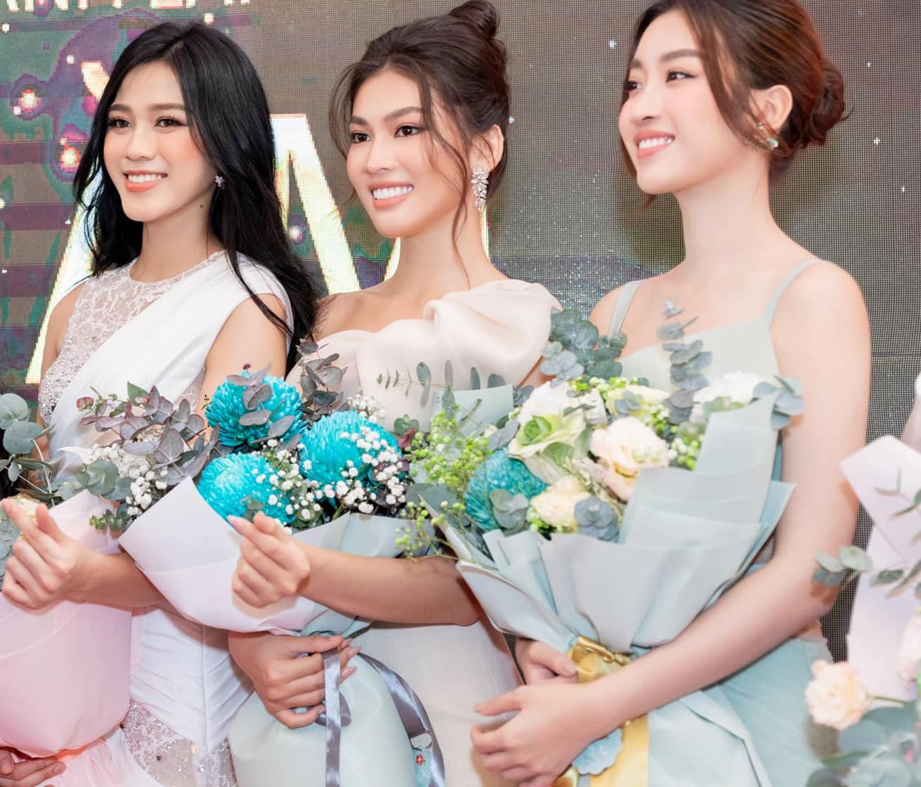 Thêm màn đọ sắc giữa Hoa hậu Đỗ Thị Hà, Tiểu Vy và Mỹ Linh: Ai cũng như nữ thần ảnh 3