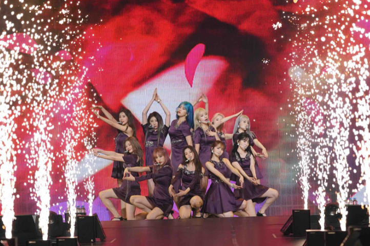 Bốn lý do khiến fan K-Pop khó thể bỏ qua phim âm nhạc “IZ*ONE: Ngước nhìn tôi” ảnh 3