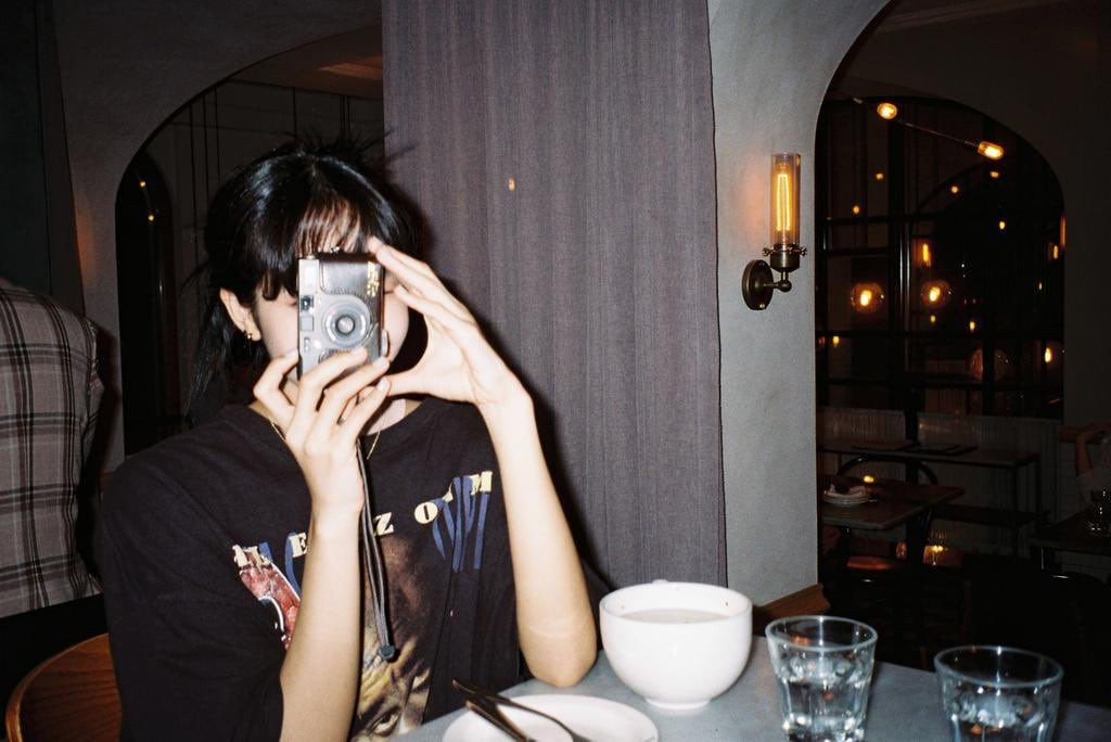 Hỏi nhanh đáp gọn với Lisa: Thứ gì quan trọng hơn cả tóc mái trị giá 200 tỷ đồng? ảnh 5