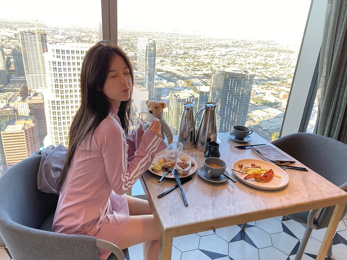 C-Biz không thiếu các tiểu thư nhà siêu giàu, chịu khổ đóng phim chỉ để cho vui ảnh 3