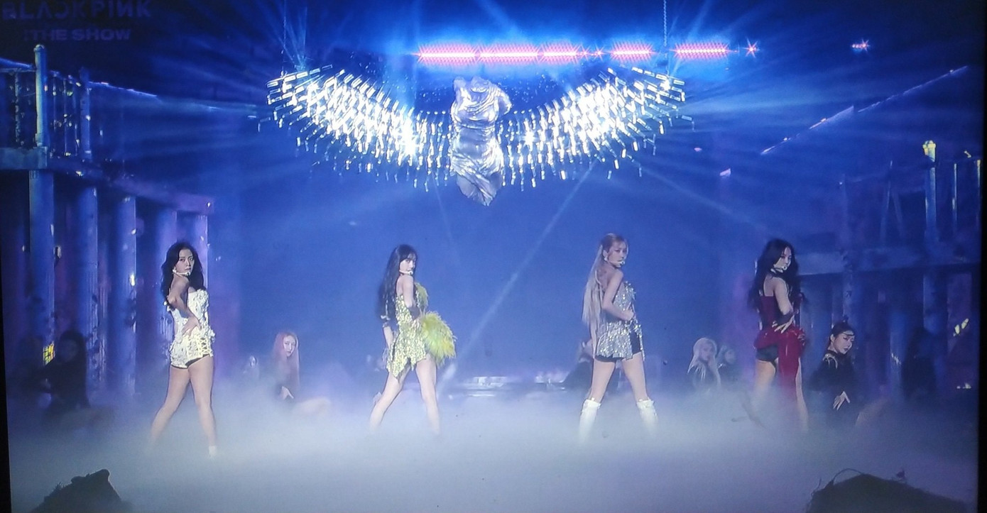 BLACKPINK diện toàn đồ đẹp trong concert The Show nhưng vẫn có một bộ khiến netizen khó cảm ảnh 5