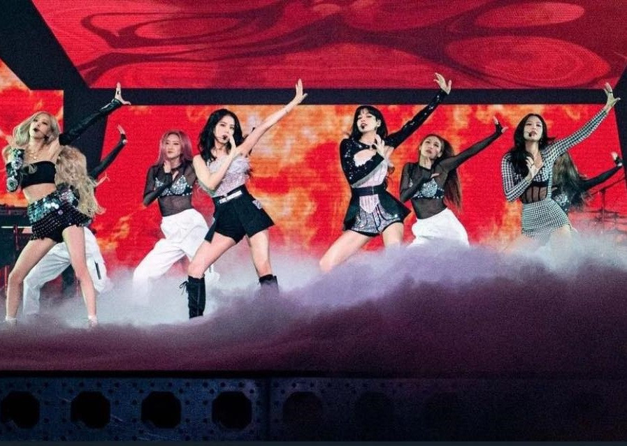 BLACKPINK diện toàn đồ đẹp trong concert The Show nhưng vẫn có một bộ khiến netizen khó cảm ảnh 3