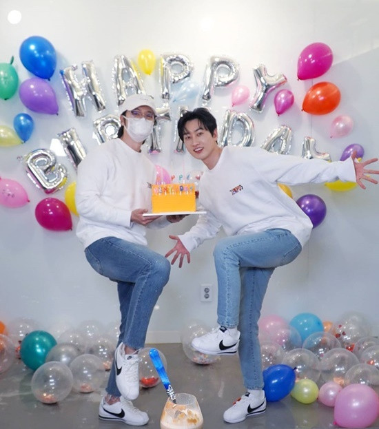 Sao Hàn 24H: Jeon Somi tiếp tục khoe ảnh siêu xe và sự thật khiến fan té ngửa ảnh 7