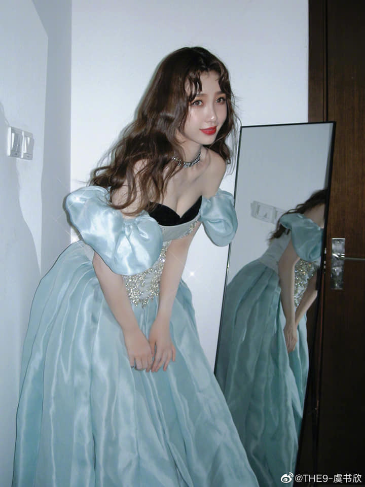 Học hỏi phong cách BLACKPINK nhưng không tới sẽ trông thế nào? Nhìn Ngu Thư Hân là rõ! ảnh 7