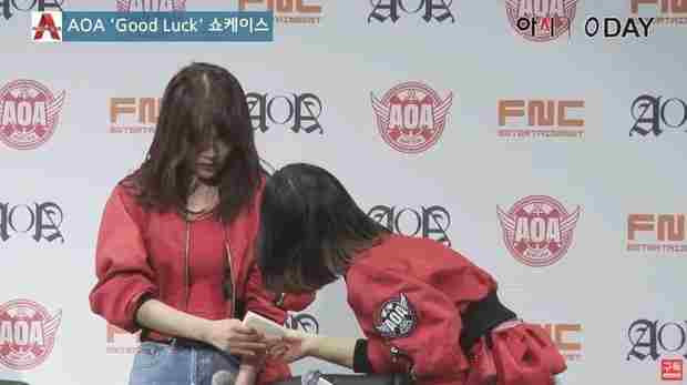 Netizen “đào mộ” loạt khoảnh khắc cho thấy Jimin (AOA) đã phũ phàng với Mina từ lâu ảnh 4