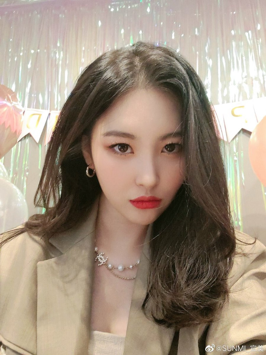 Đâu chỉ kiểu dáng lông mày, đường chân tóc cũng giúp idol thăng hạng nhan sắc ảnh 10