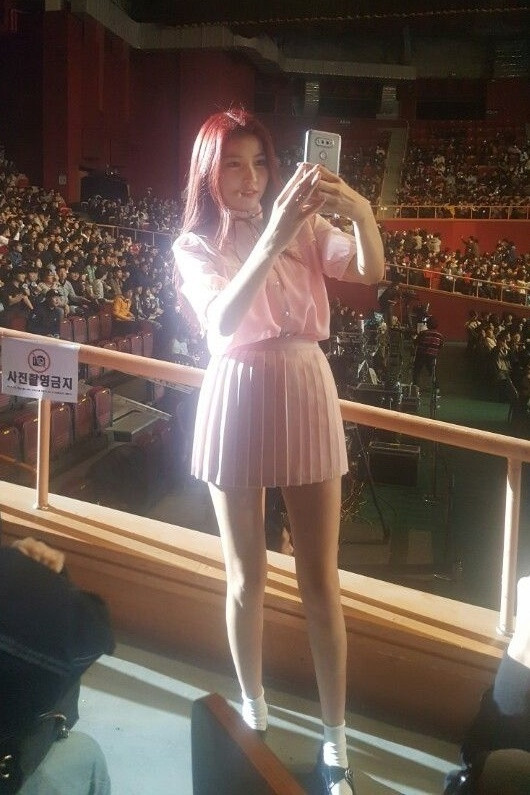 Những nữ idol có tỷ lệ cơ thể đẹp đến siêu thực như Thủy thủ Mặt Trăng ảnh 10