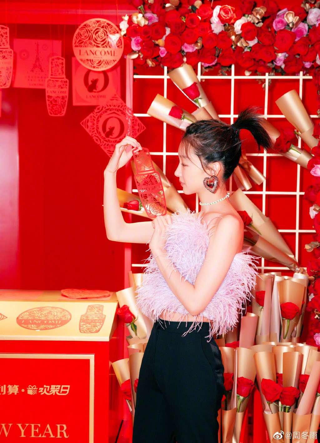 Học ngay Tam kim Ảnh hậu Châu Đông Vũ tuyệt chiêu này để “dù phẳng vẫn đẹp” ảnh 8