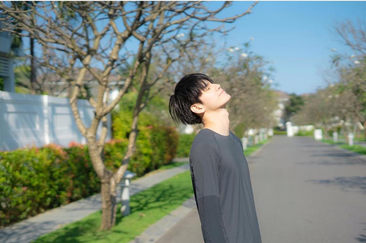 Nguyên cớ nào khiến Ong Seong Woo âu sầu trong chuyến du lịch cùng gia đình? ảnh 1