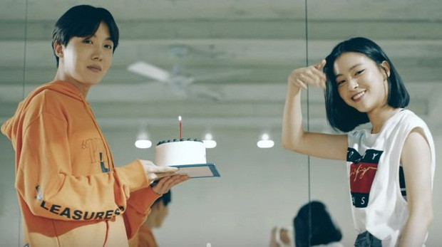 Vì sao Yuna (ITZY) lại bị cắt hết lời thoại trong phim ngắn của BTS? ảnh 1