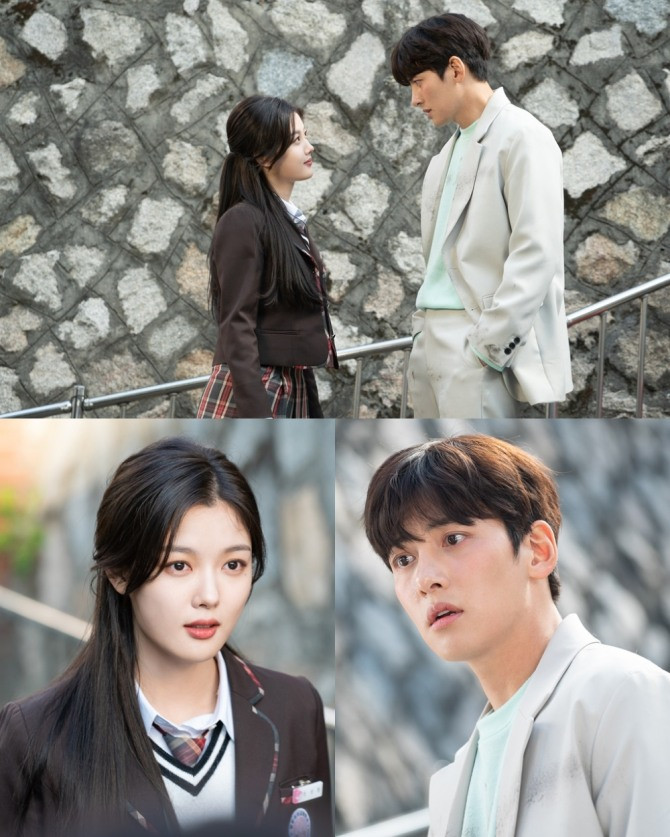 Hôn nhau ngay tập đầu, phim của Ji Chang Wook và Kim Yoo Jung nhận đủ “gạch đá“ ảnh 1