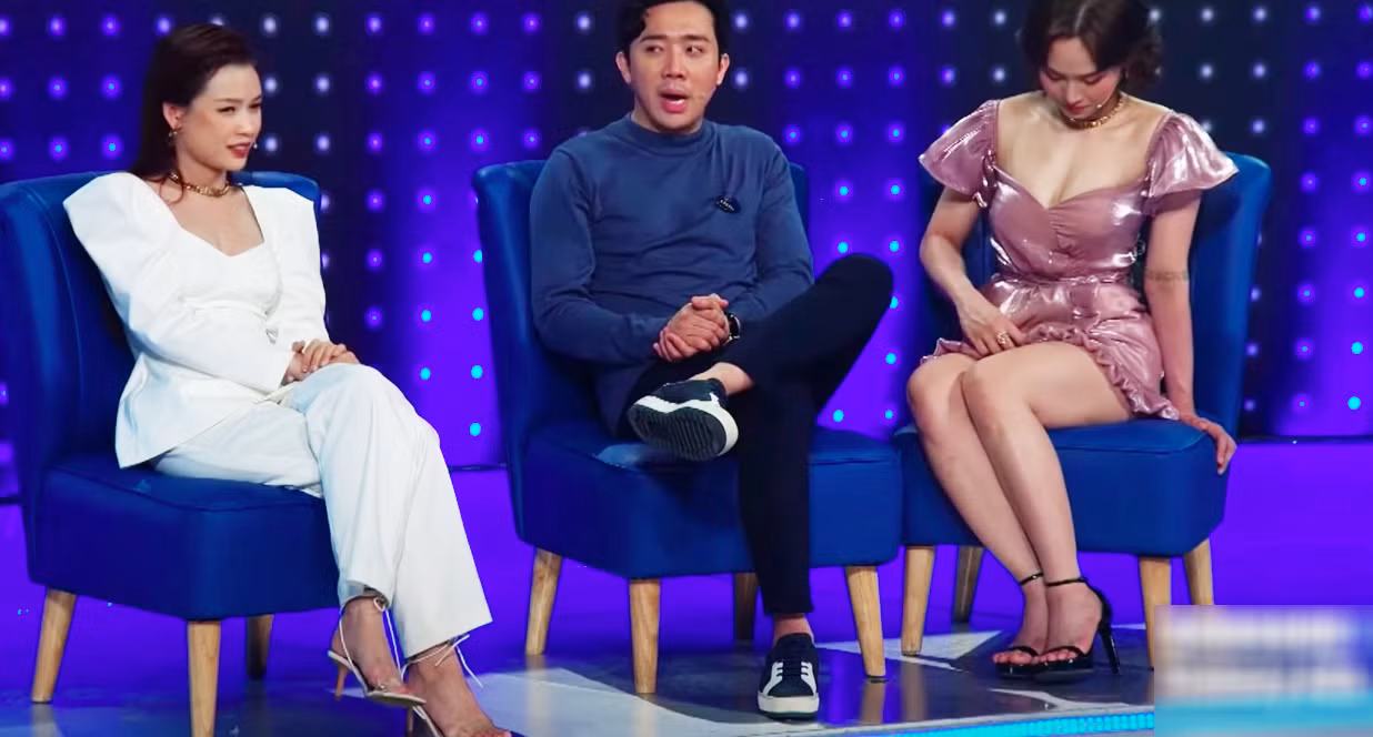 Liên tục chịu bất tiện vì váy ngắn nhưng do đâu sao Việt chưa dùng chiếc chăn thần thánh? ảnh 7
