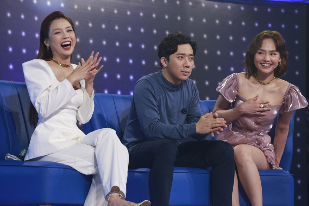 Liên tục chịu bất tiện vì váy ngắn nhưng do đâu sao Việt chưa dùng chiếc chăn thần thánh? ảnh 6