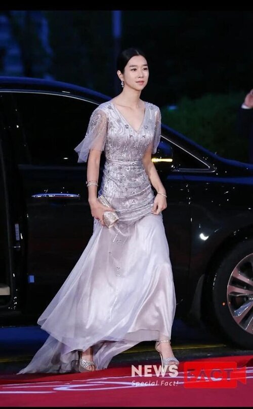 Seo Ye Ji có thêm khoảnh khắc khoe “vòng eo siêu thực”: Nhỏ hơn cả người mẫu của hãng ảnh 5