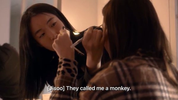 Netizen phẫn nộ khi biết Jisoo (BLACKPINK) khi còn bé đã bị họ hàng đối xử như thế này ảnh 2