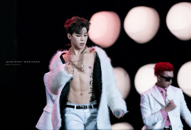 Từ Baekho (NU’EST) đến Jaehyun (NCT) - màn khoe cơ bụng đỉnh cao của các nam thần K-Pop ảnh 5