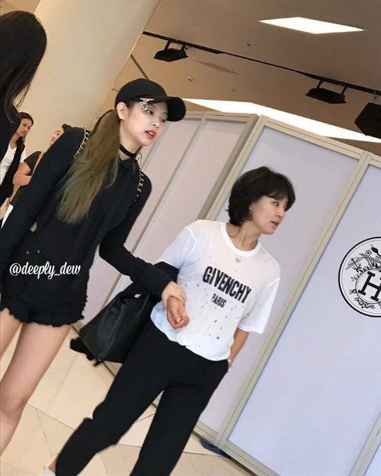 Cả bốn thành viên BLACKPINK có bí quyết gì mà không vướng phải nghi án phẫu thuật thẩm mỹ? ảnh 6