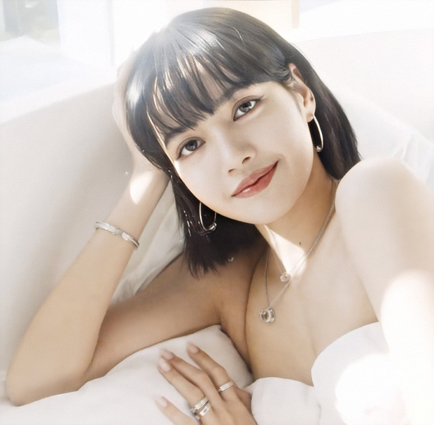 Jisoo cùng Lisa (BLACKPINK) “biến hình” ngoạn mục: Cá tính, quyến rũ hết phần thiên hạ ảnh 2