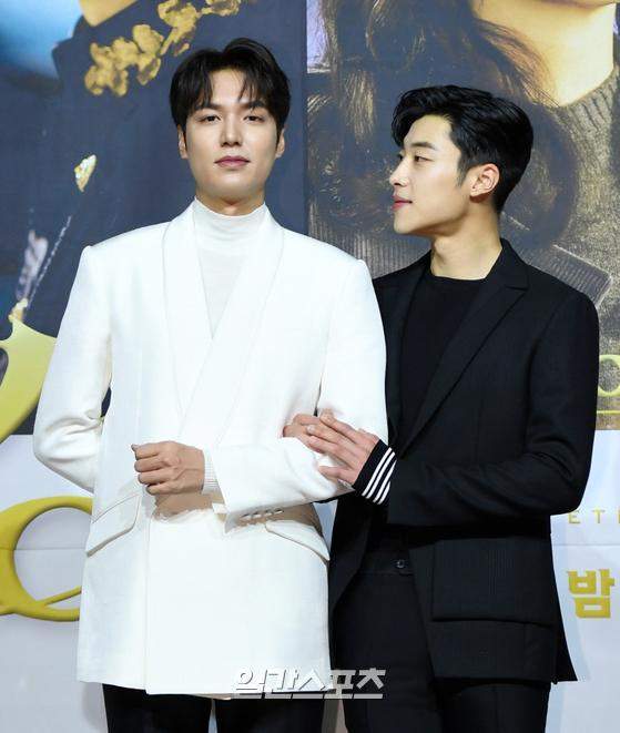 Họp báo “Quân Vương Bất Diệt”: Lee Min Ho tình bể bình bên nam phụ Woo Do Hwan ảnh 7