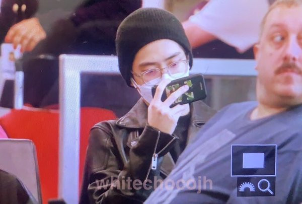 Tấm ảnh chỉ chụp một chàng trai nhưng "gây lú" cho cả ARMY, EXO-L và NCTzen ảnh 2