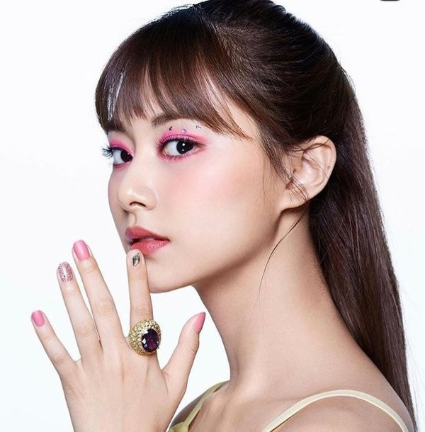 Tấm ảnh chỉ chụp một chàng trai nhưng "gây lú" cho cả ARMY, EXO-L và NCTzen ảnh 1