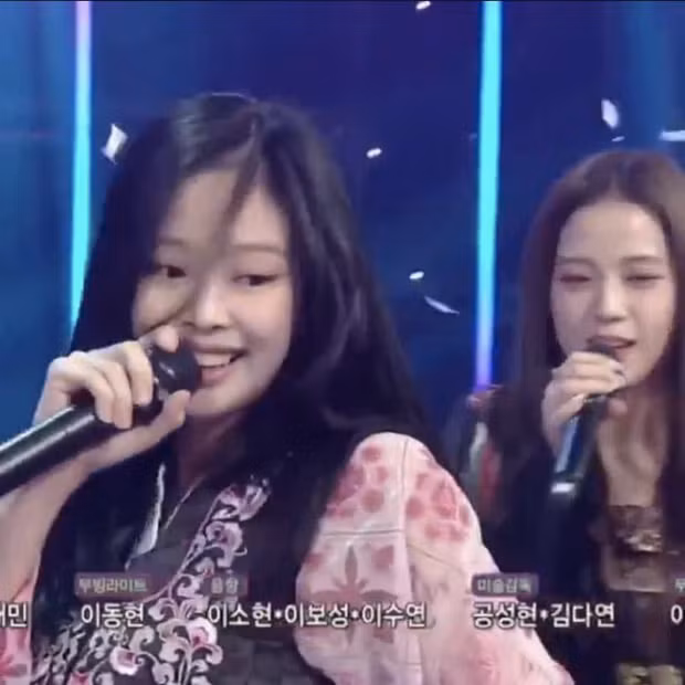 “Nữ thần mặt mộc” của BLACKPINK gọi tên Jennie: Không son phấn còn xinh hơn khi trang điểm ảnh 4