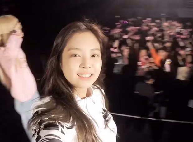 “Nữ thần mặt mộc” của BLACKPINK gọi tên Jennie: Không son phấn còn xinh hơn khi trang điểm ảnh 5